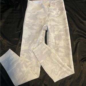 Lululemon Wunder Under